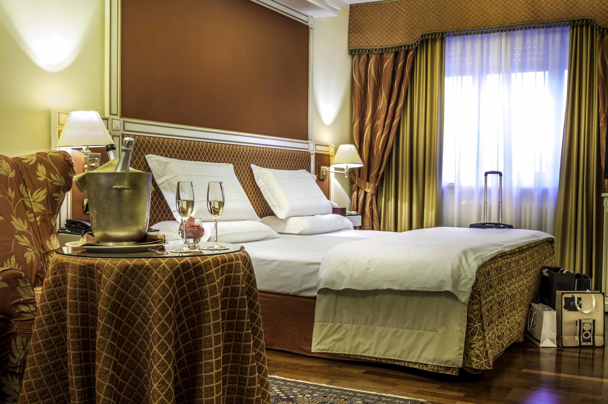 Hotel La Bussola 노바라 외부 사진