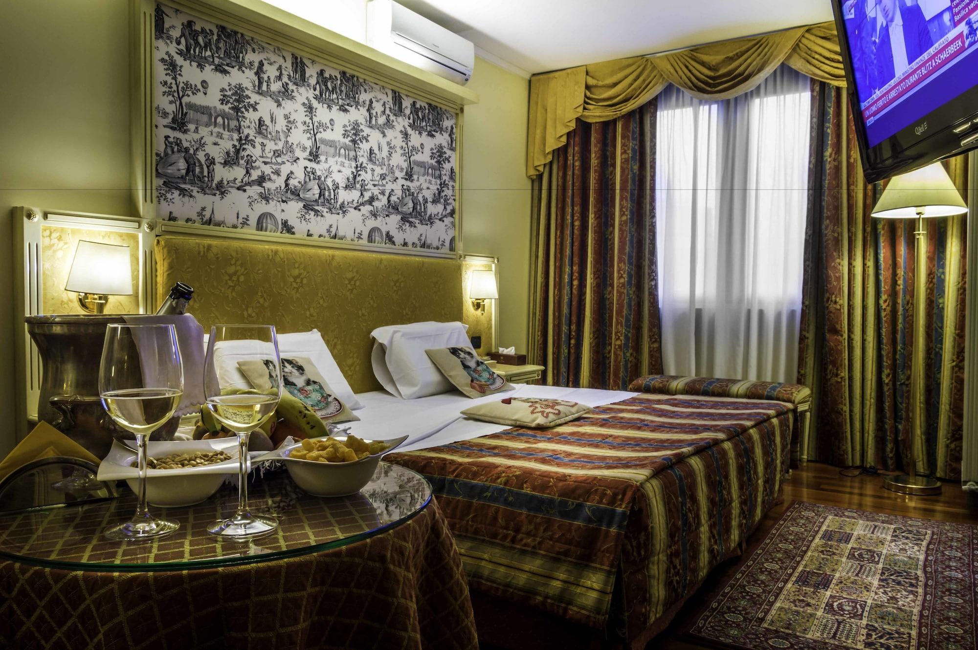 Hotel La Bussola 노바라 외부 사진