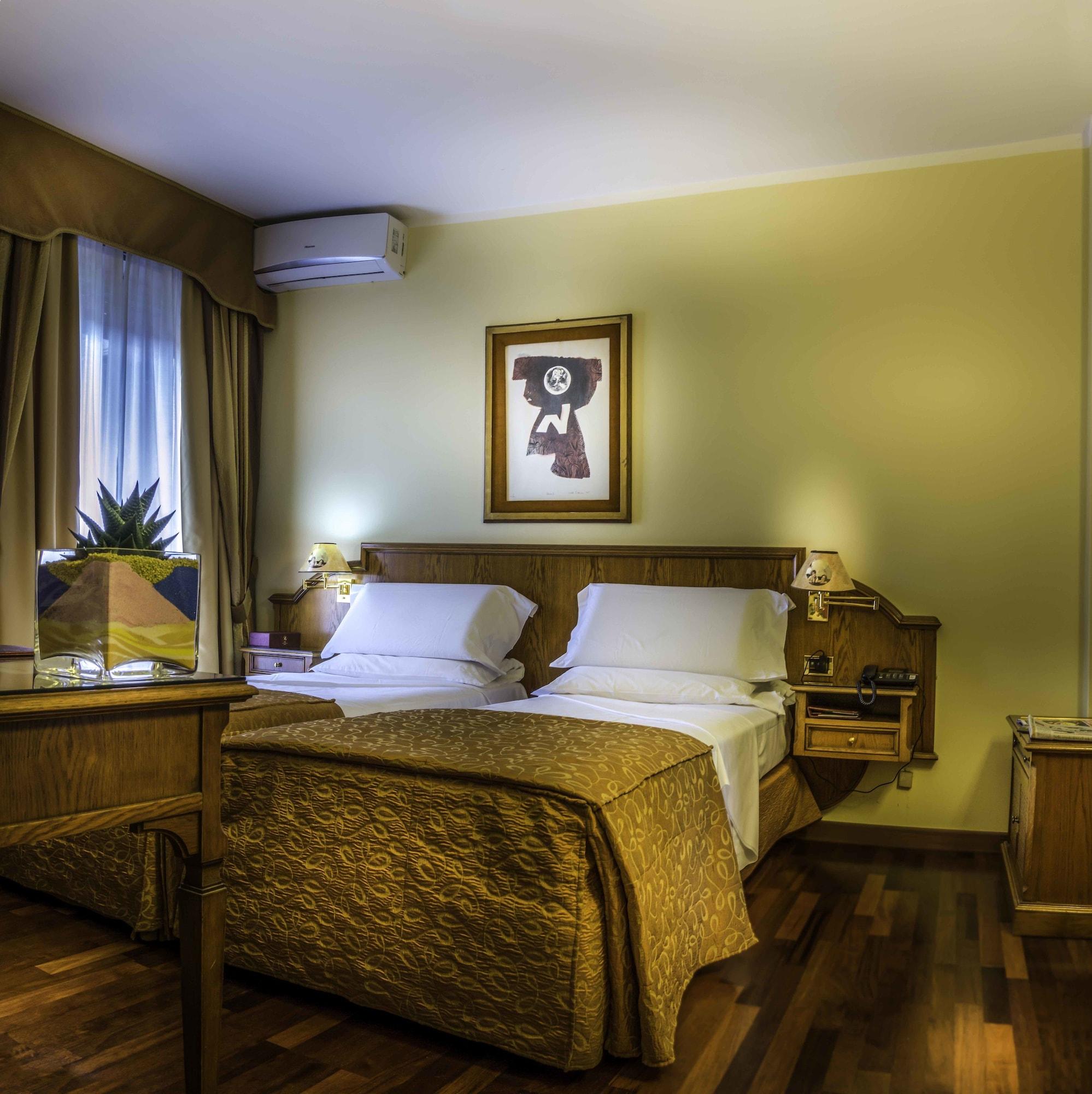 Hotel La Bussola 노바라 외부 사진