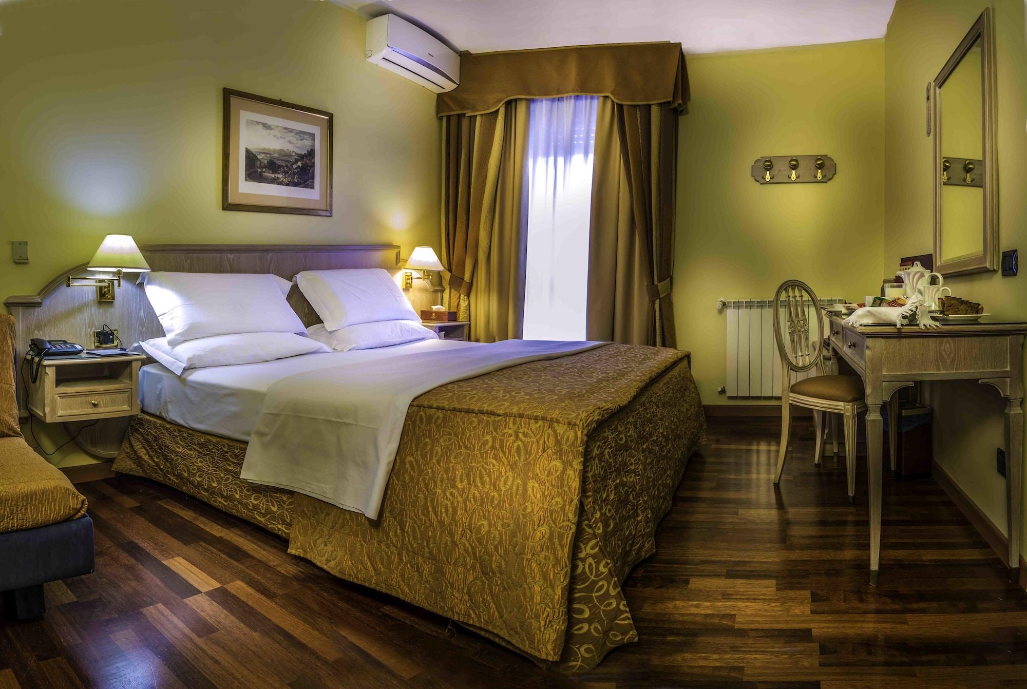 Hotel La Bussola 노바라 외부 사진