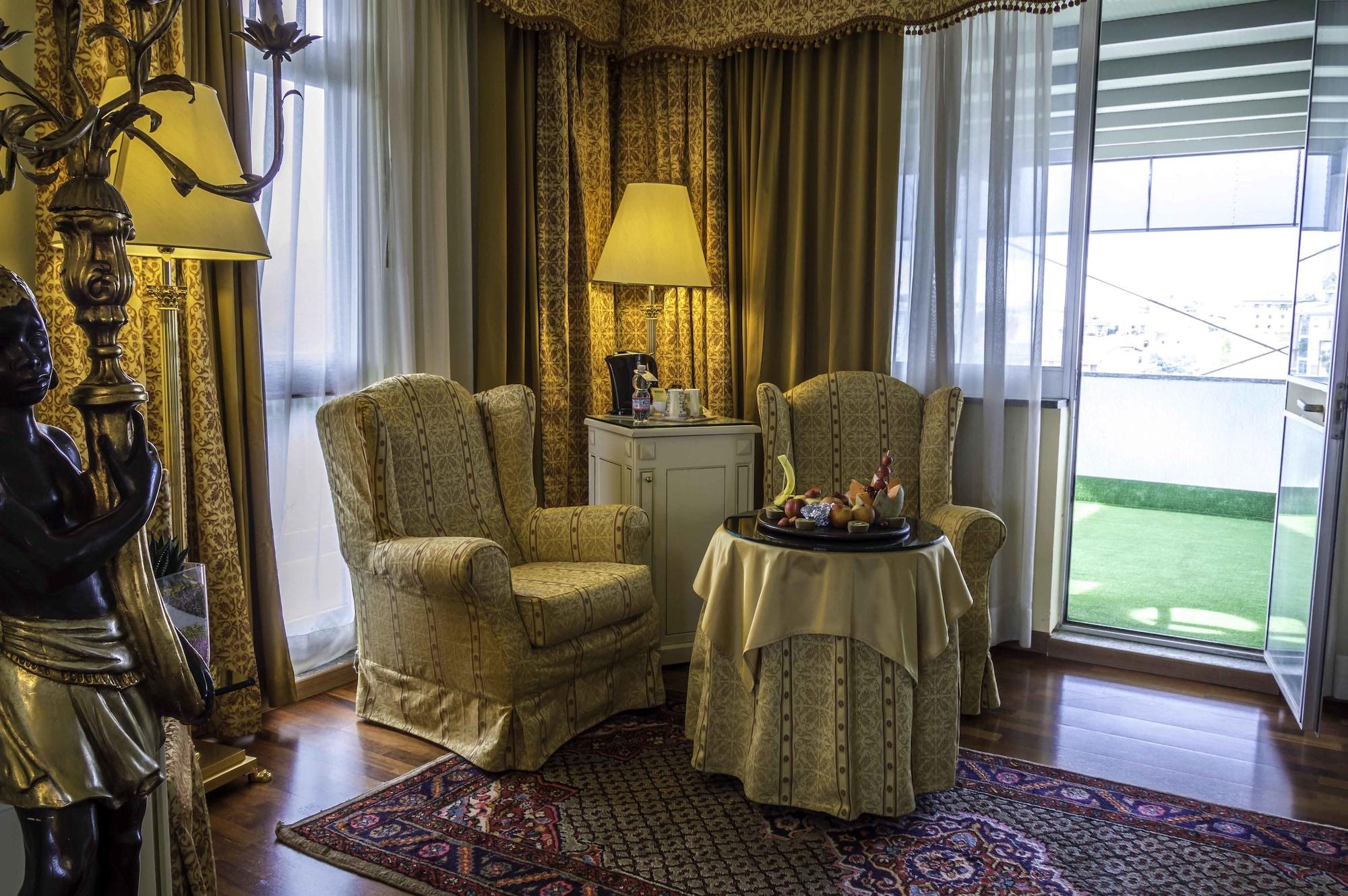 Hotel La Bussola 노바라 외부 사진