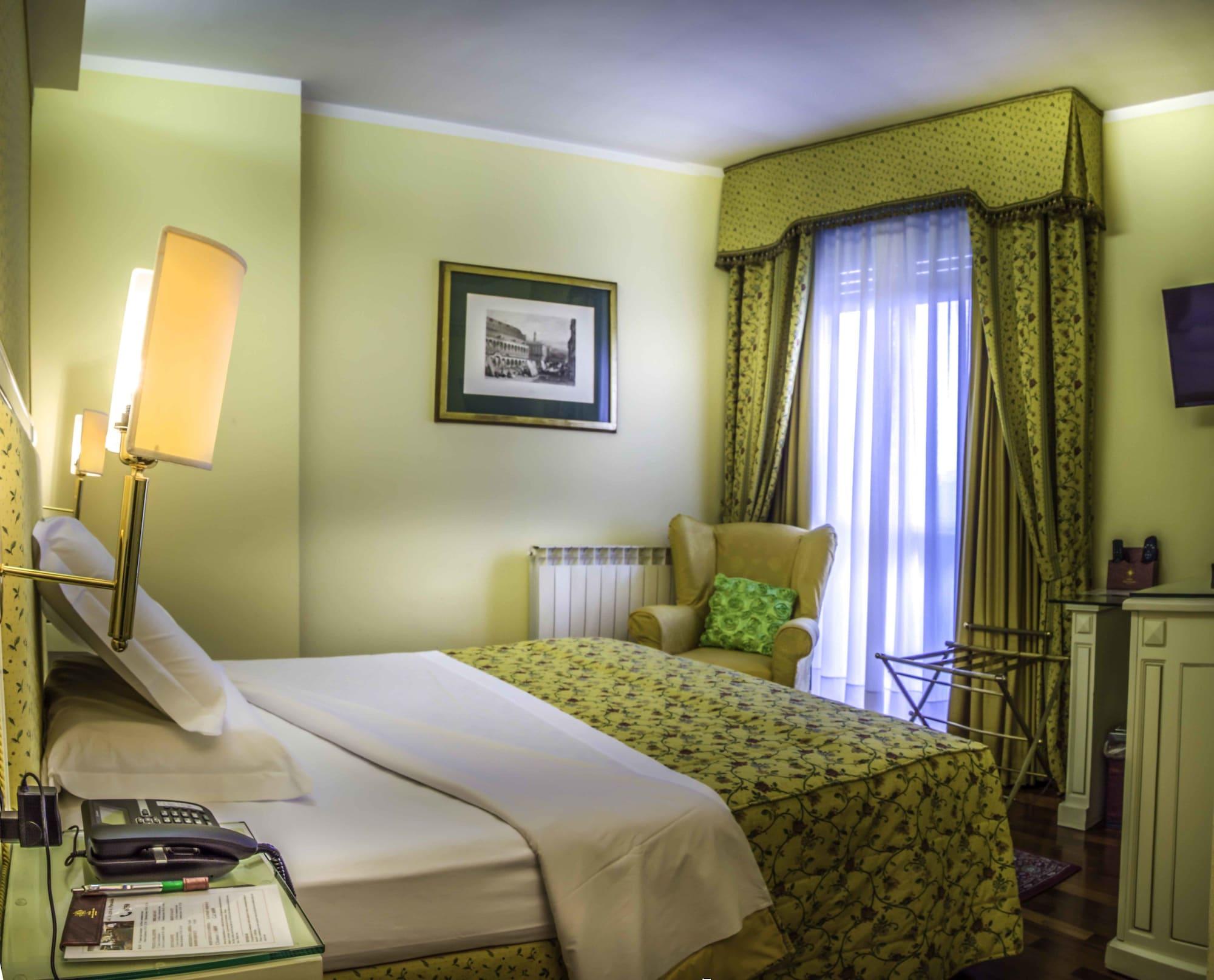 Hotel La Bussola 노바라 외부 사진