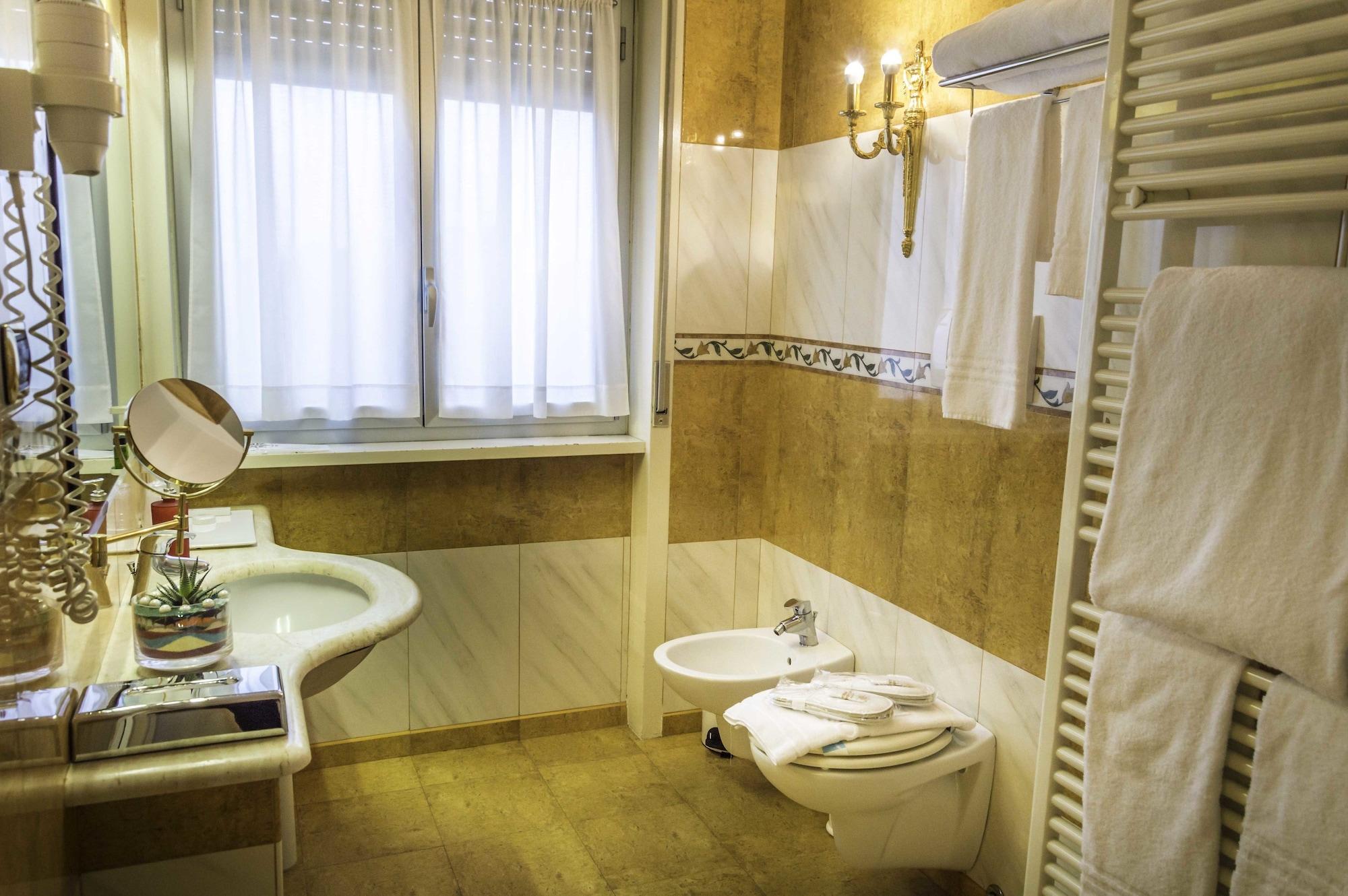 Hotel La Bussola 노바라 외부 사진