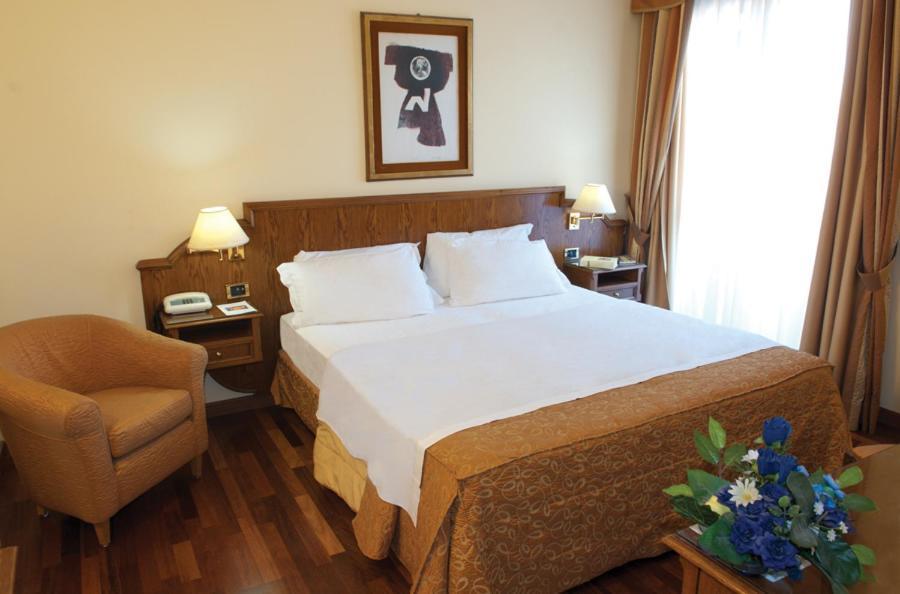 Hotel La Bussola 노바라 외부 사진