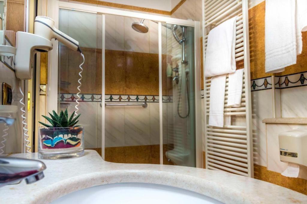Hotel La Bussola 노바라 외부 사진
