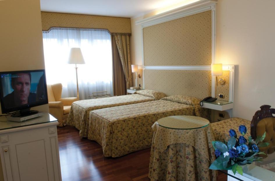 Hotel La Bussola 노바라 외부 사진