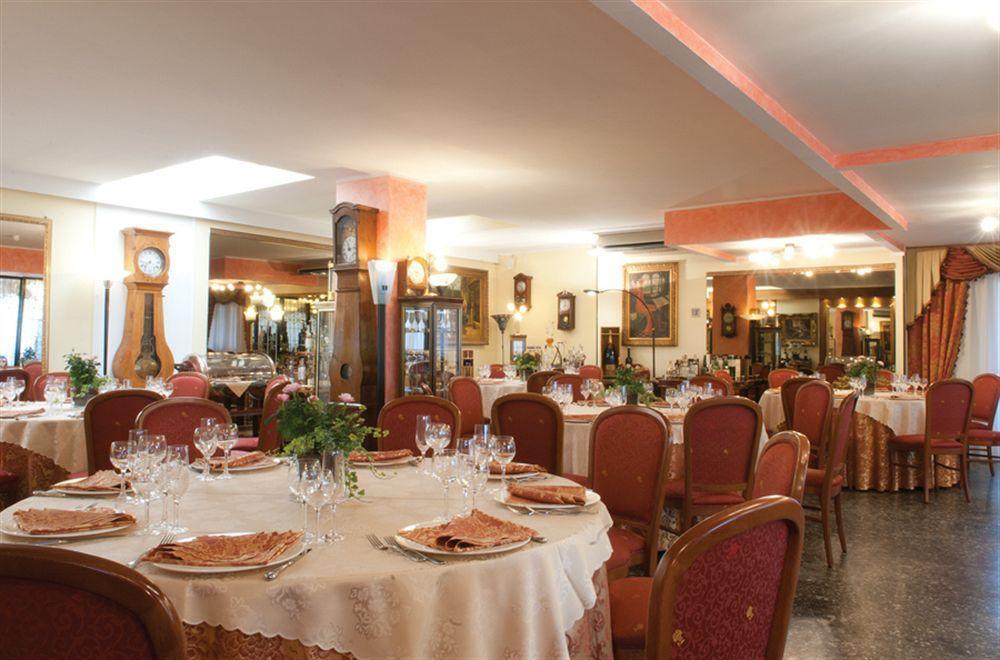 Hotel La Bussola 노바라 외부 사진