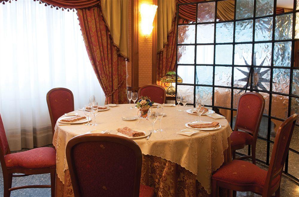 Hotel La Bussola 노바라 외부 사진