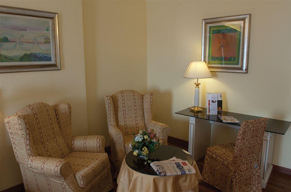 Hotel La Bussola 노바라 외부 사진