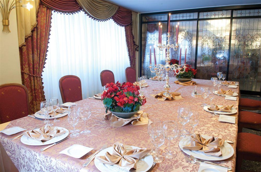 Hotel La Bussola 노바라 외부 사진